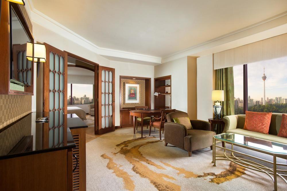 Sheraton Imperial Kuala Lumpur Hotel Exteriér fotografie A suite at the hotel