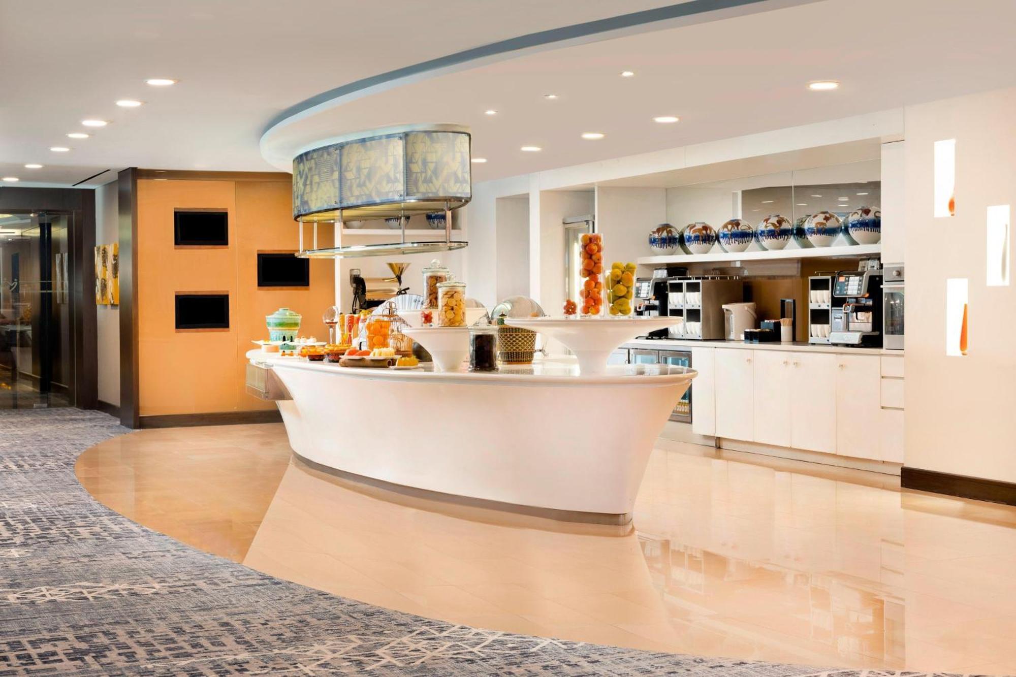 Sheraton Imperial Kuala Lumpur Hotel Exteriér fotografie The kitchen of the new lounge