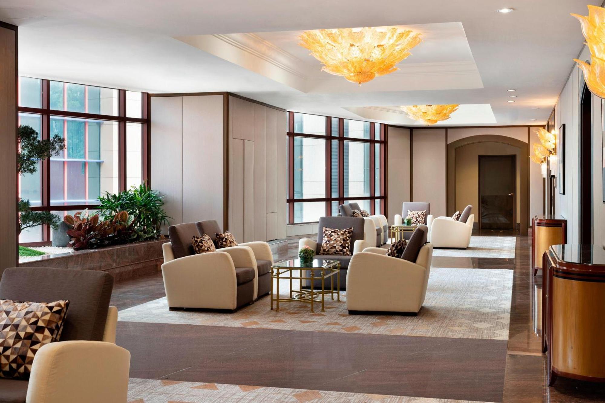 Sheraton Imperial Kuala Lumpur Hotel Exteriér fotografie The Club Lounge at the Ritz-Carlton, Hong Kong