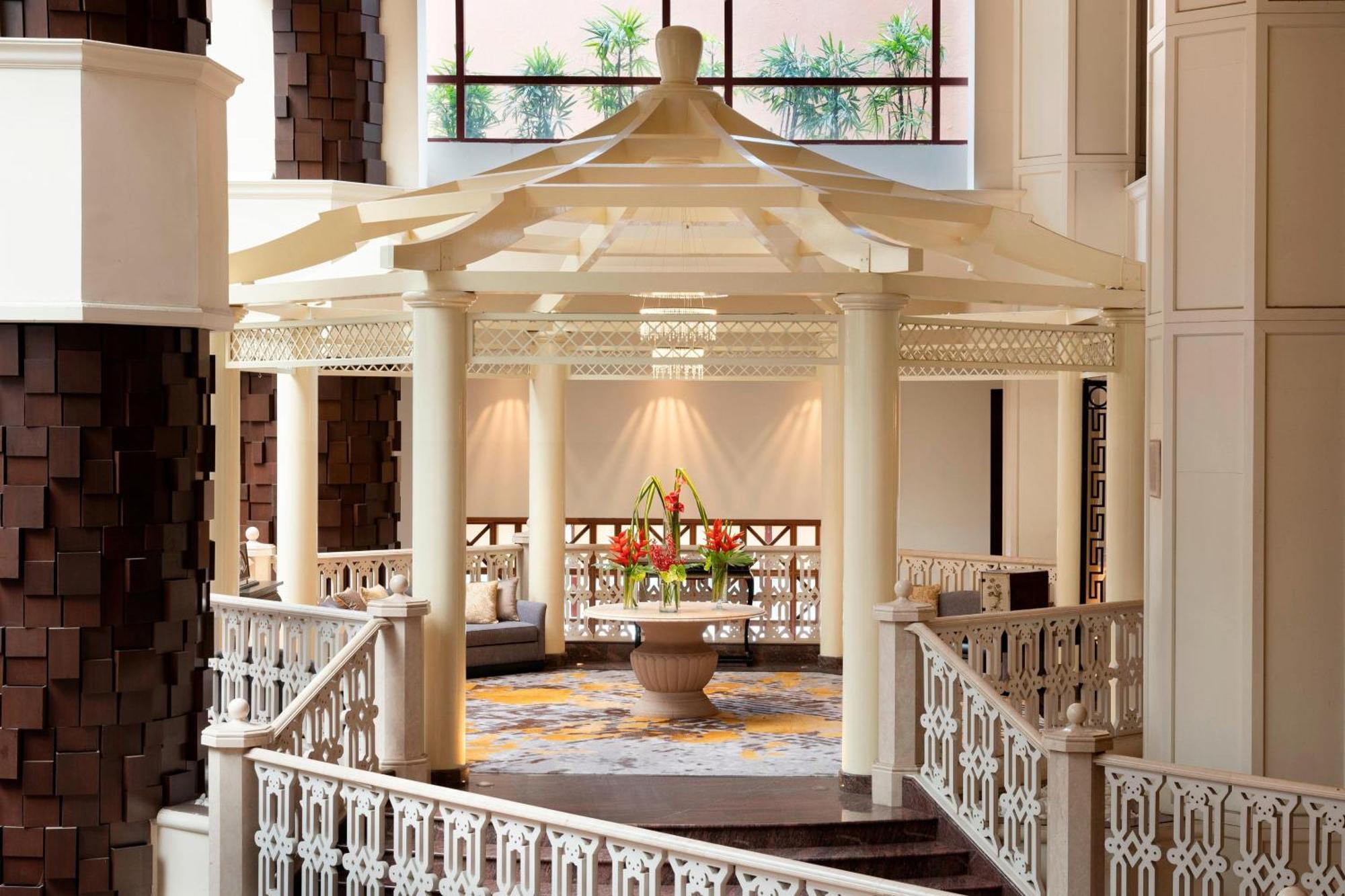 Sheraton Imperial Kuala Lumpur Hotel Exteriér fotografie The interior of the hotel